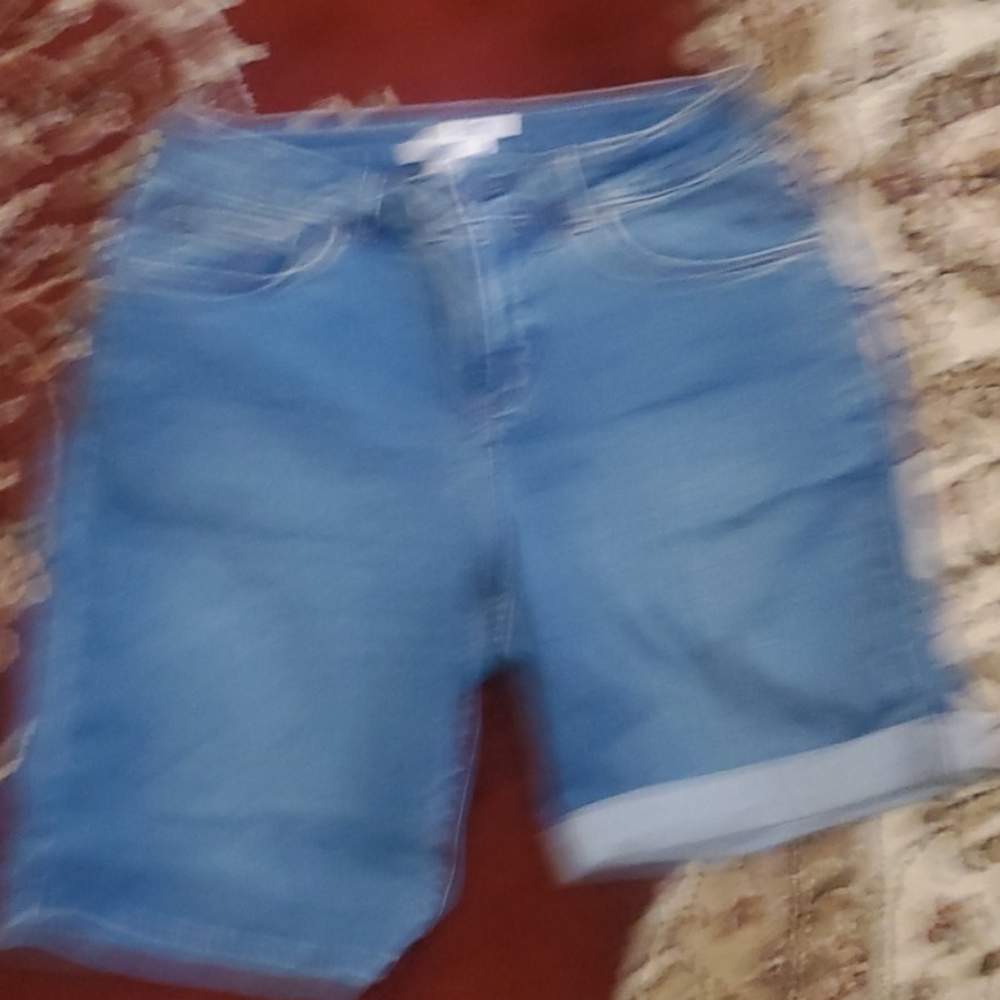 Jean short - Picture 2 of 4